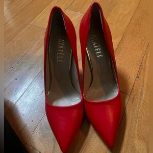 Fire red pumps
